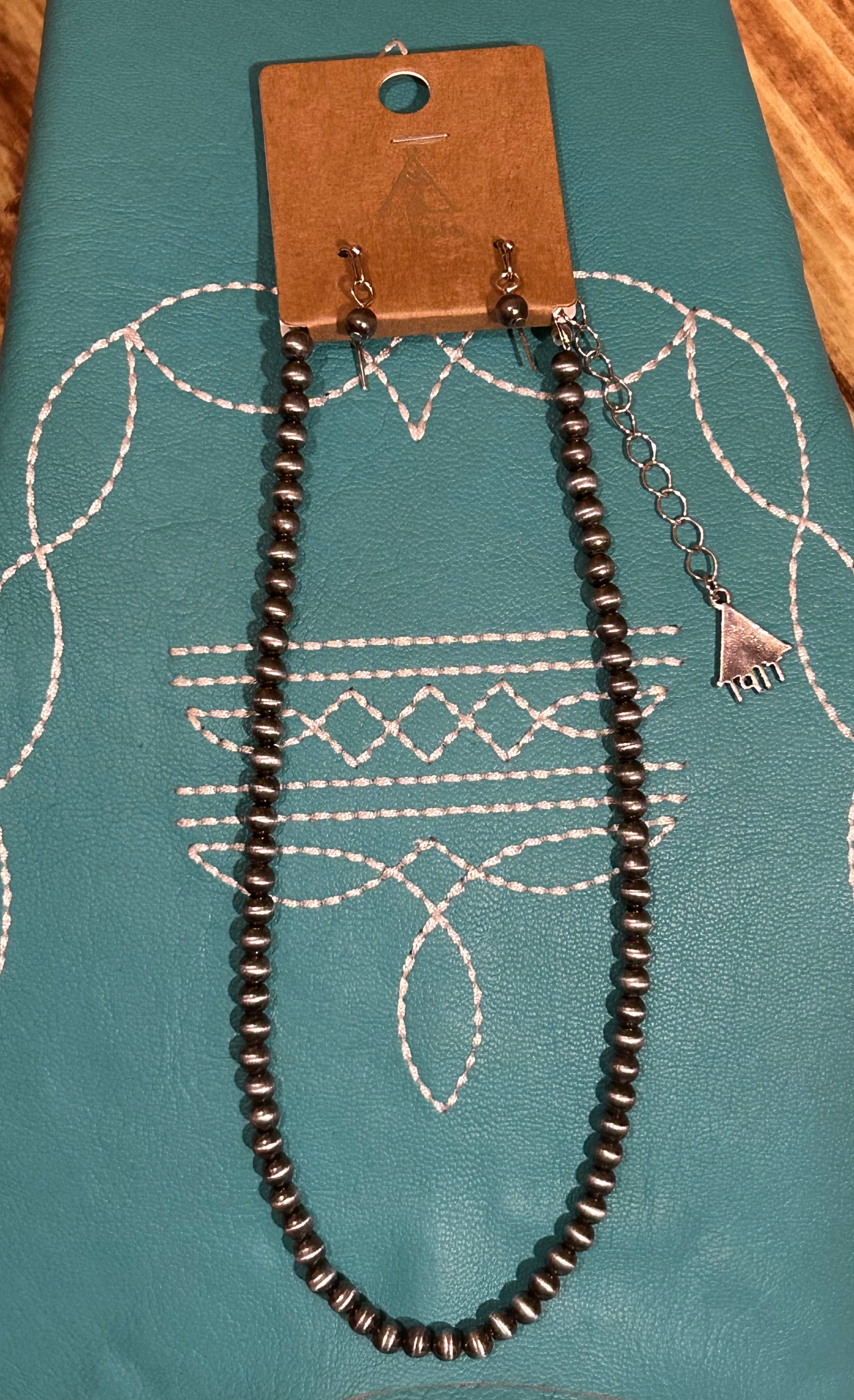 Silver Lakes Navajo Inspired Pearl Choker and Earrings