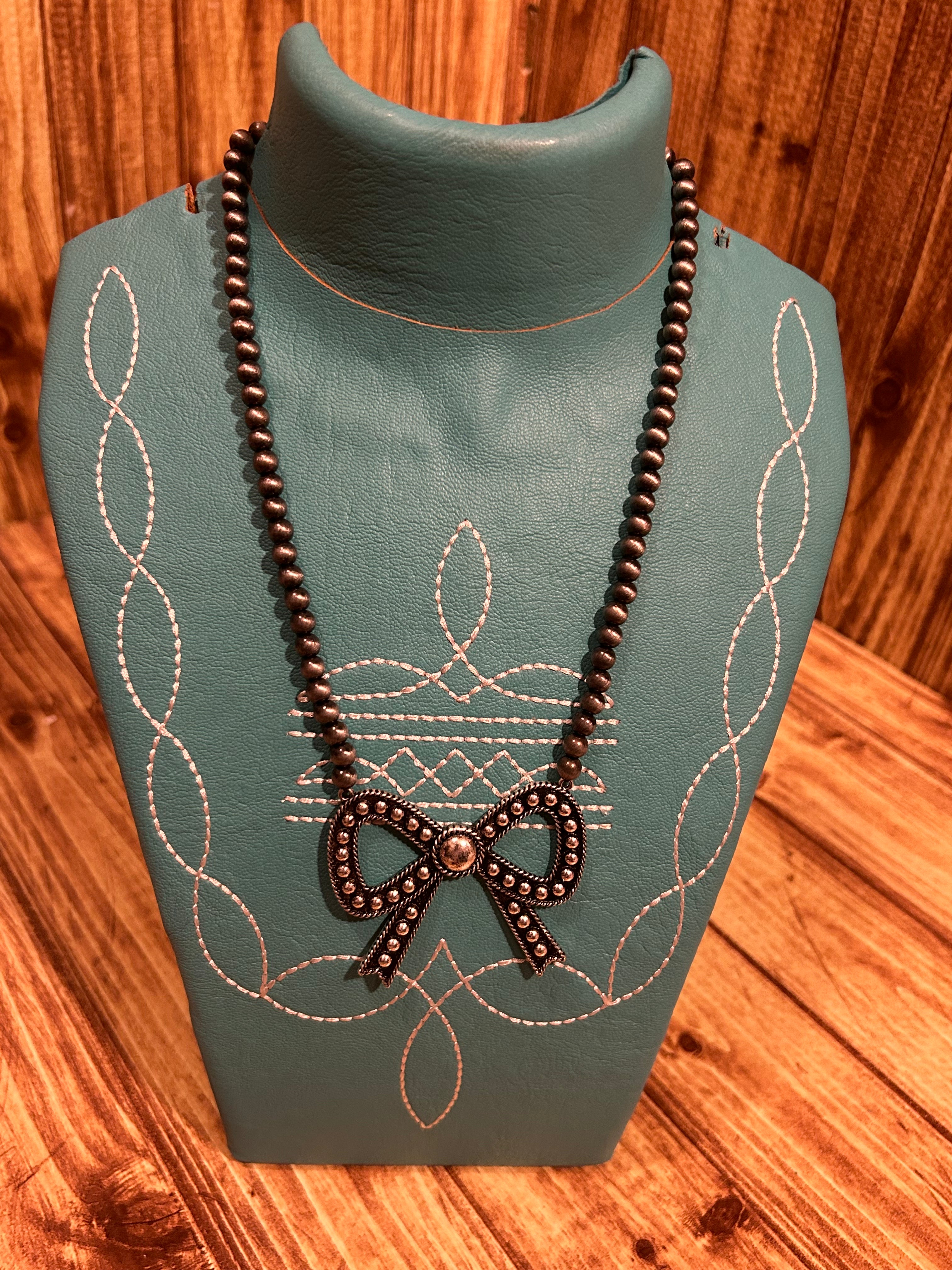 Silverstone Studded Silver Pearl Necklace